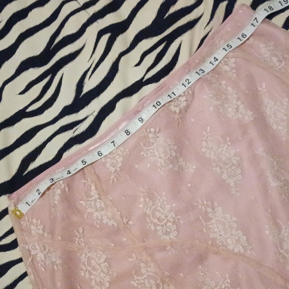 🌹pink lace skirt with zipper on the side - Picture 9 of 11